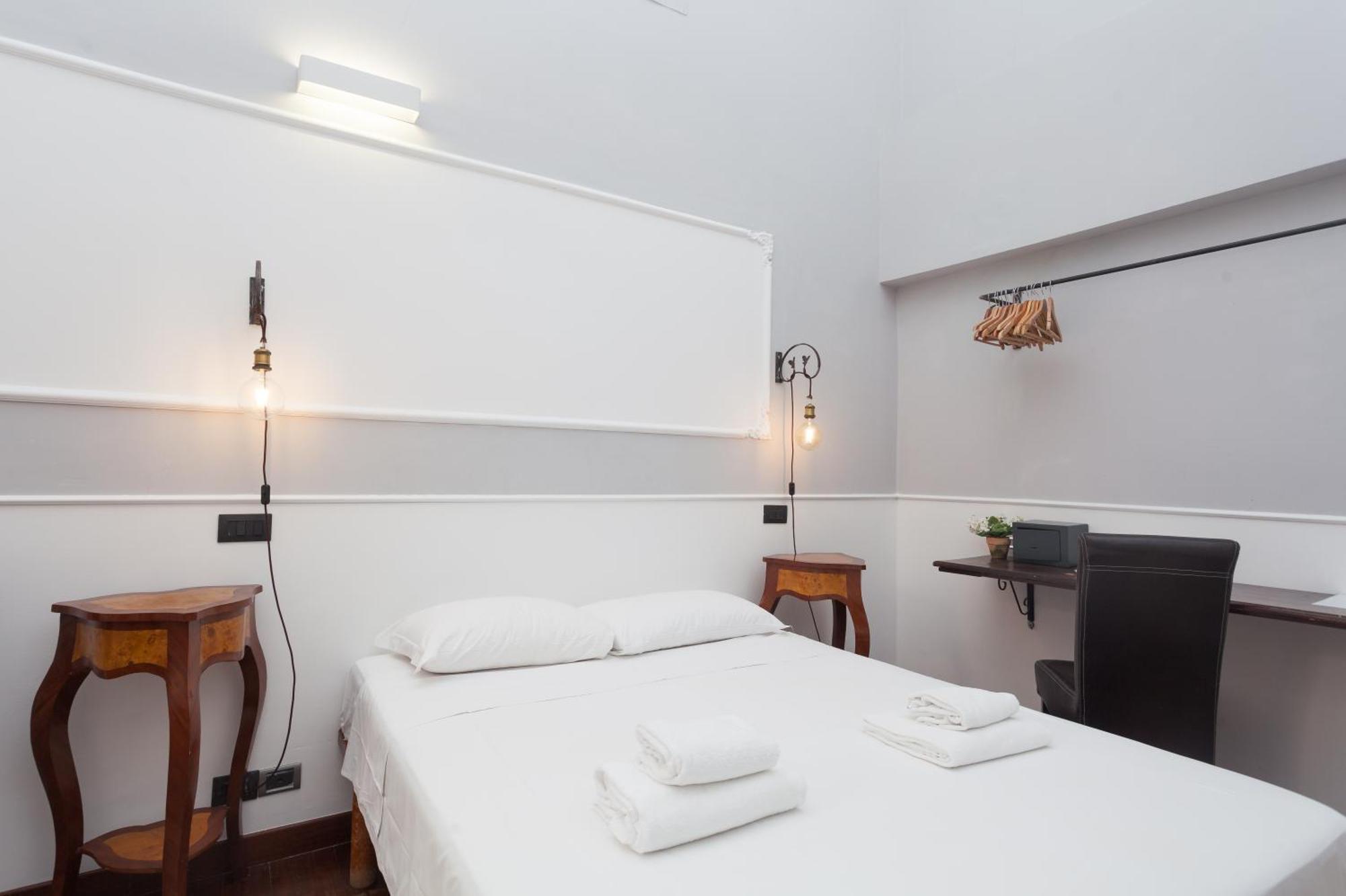 Palazzo Del Duca Piazza Navona Guest House Рим Экстерьер фото