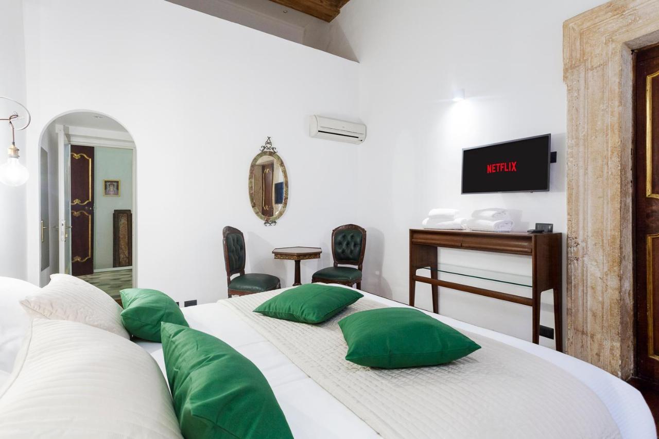 Palazzo Del Duca Piazza Navona Guest House Рим Экстерьер фото