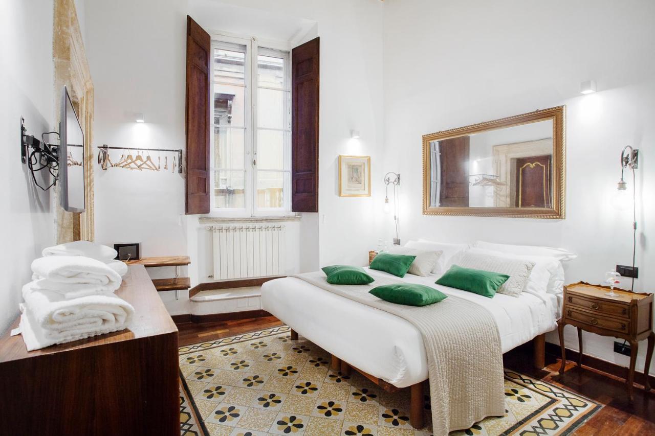 Palazzo Del Duca Piazza Navona Guest House Рим Экстерьер фото