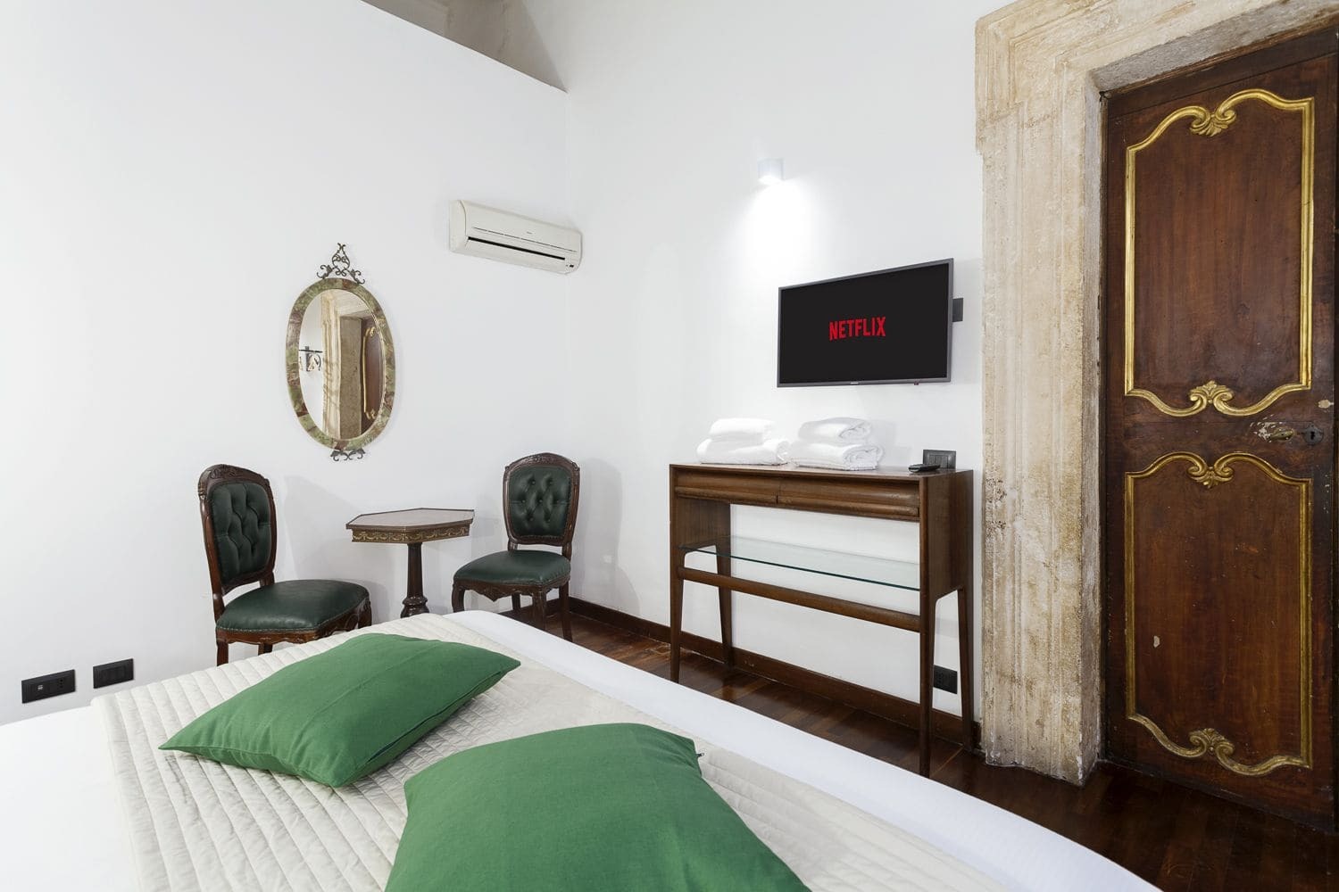 Palazzo Del Duca Piazza Navona Guest House Рим Экстерьер фото